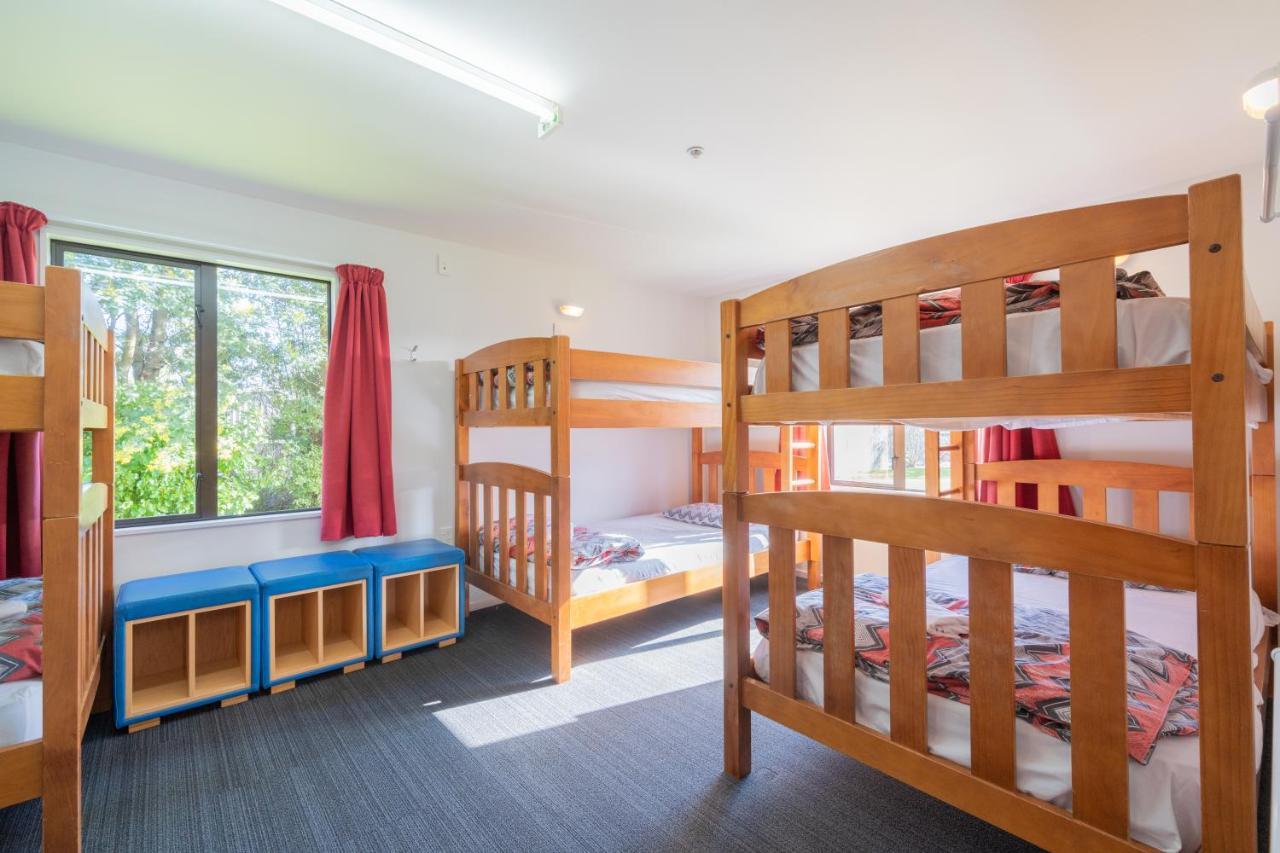Te Anau Central Backpackers Екстер'єр фото