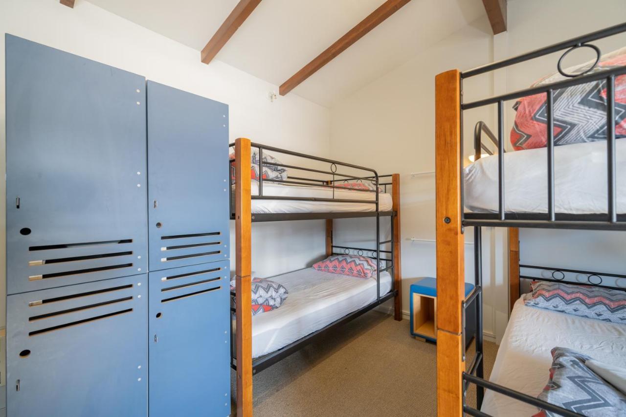 Te Anau Central Backpackers Екстер'єр фото