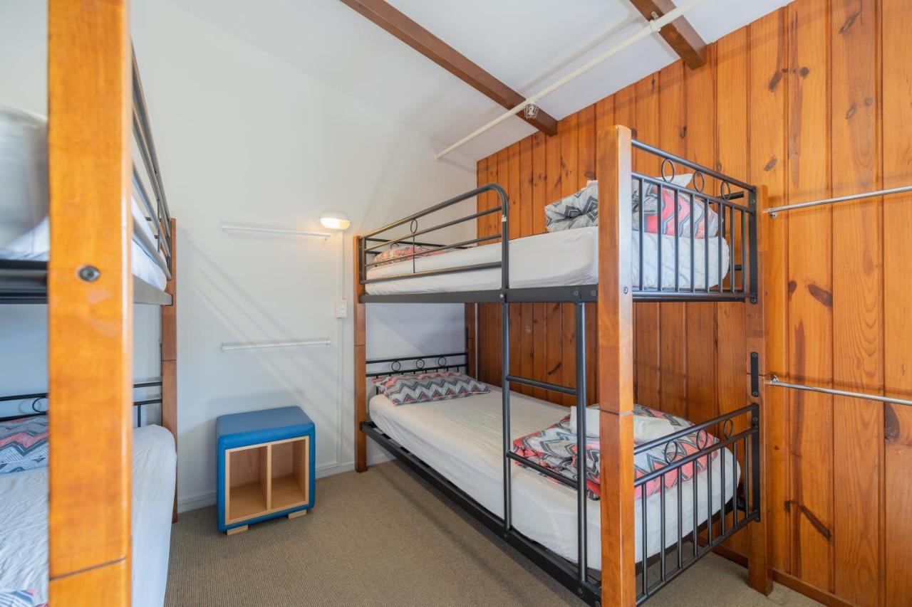 Te Anau Central Backpackers Екстер'єр фото