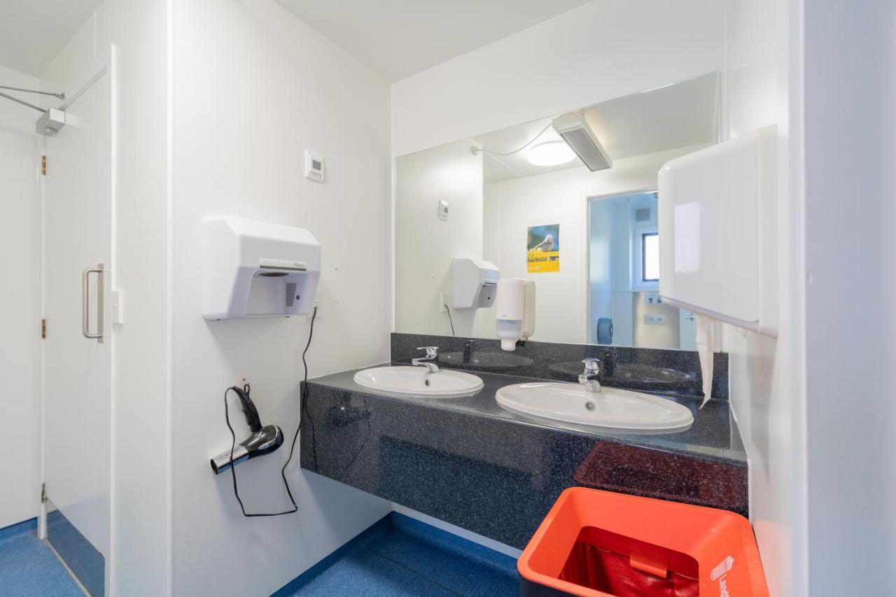 Te Anau Central Backpackers Екстер'єр фото