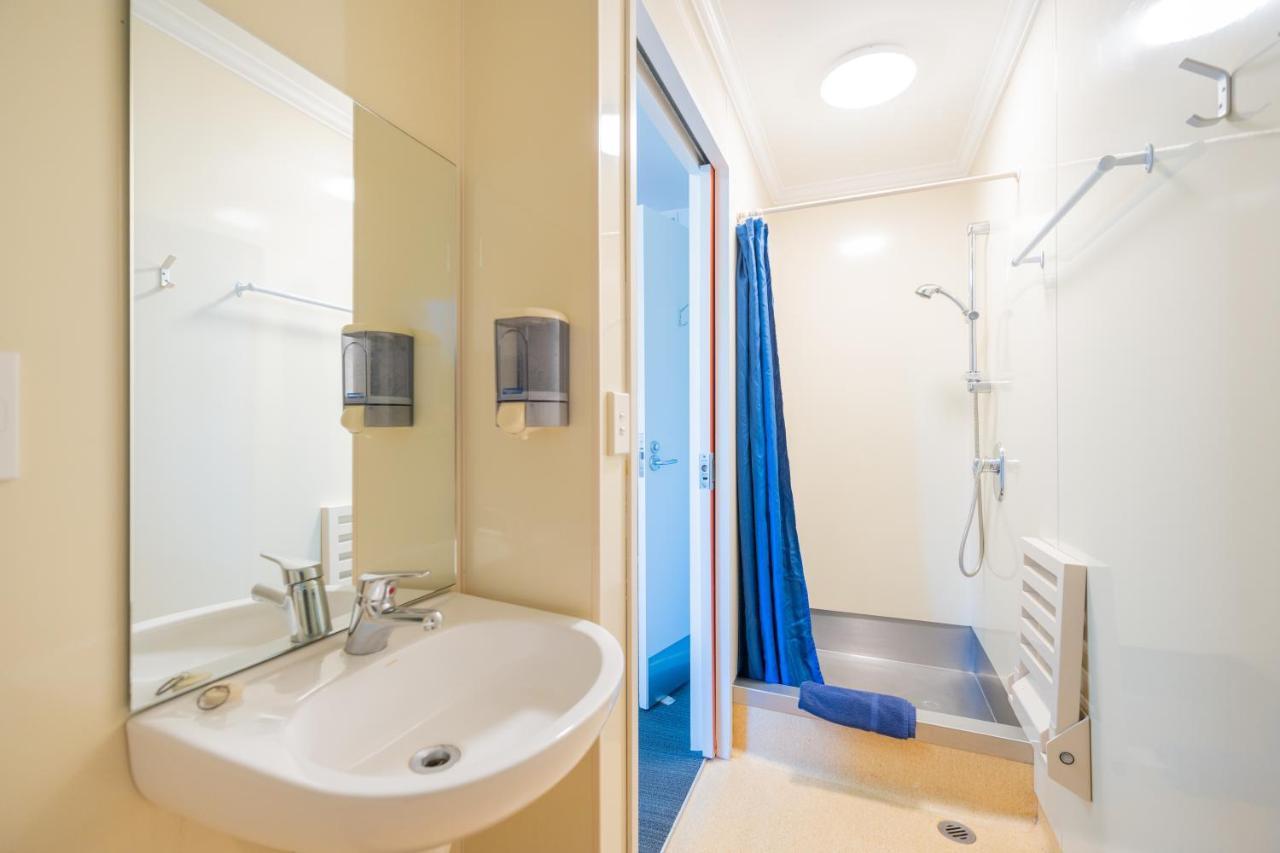 Te Anau Central Backpackers Екстер'єр фото