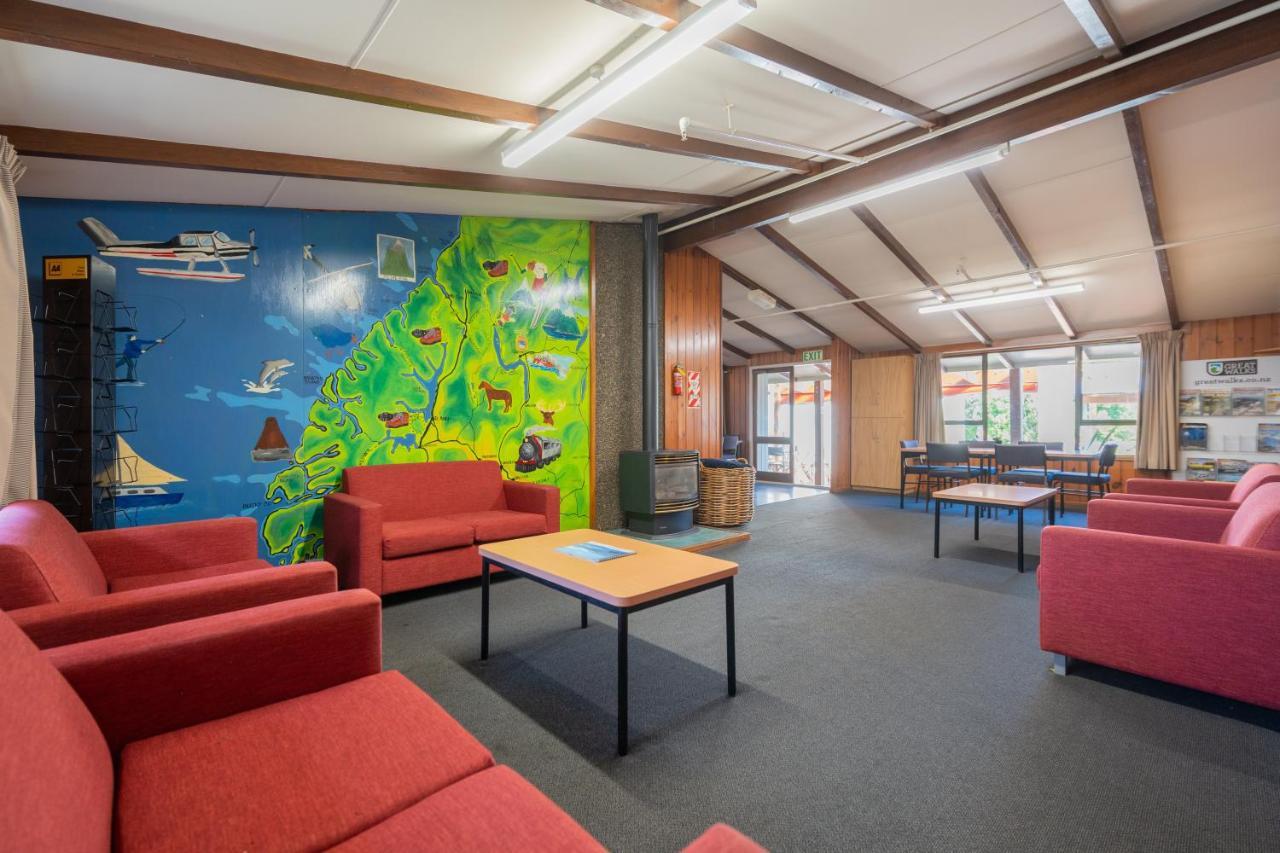 Te Anau Central Backpackers Екстер'єр фото
